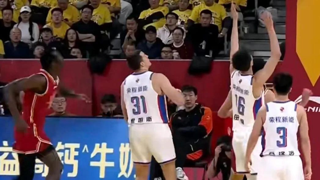 半场山西53-51天津，焦海龙迪亚洛诺威尔上双，哈姆雷特19分