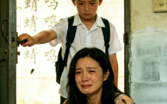 我爸和女人私奔22年从来没管过我，我35岁买房时银行打电话：你父亲给你留了3500万，指定你来继承！