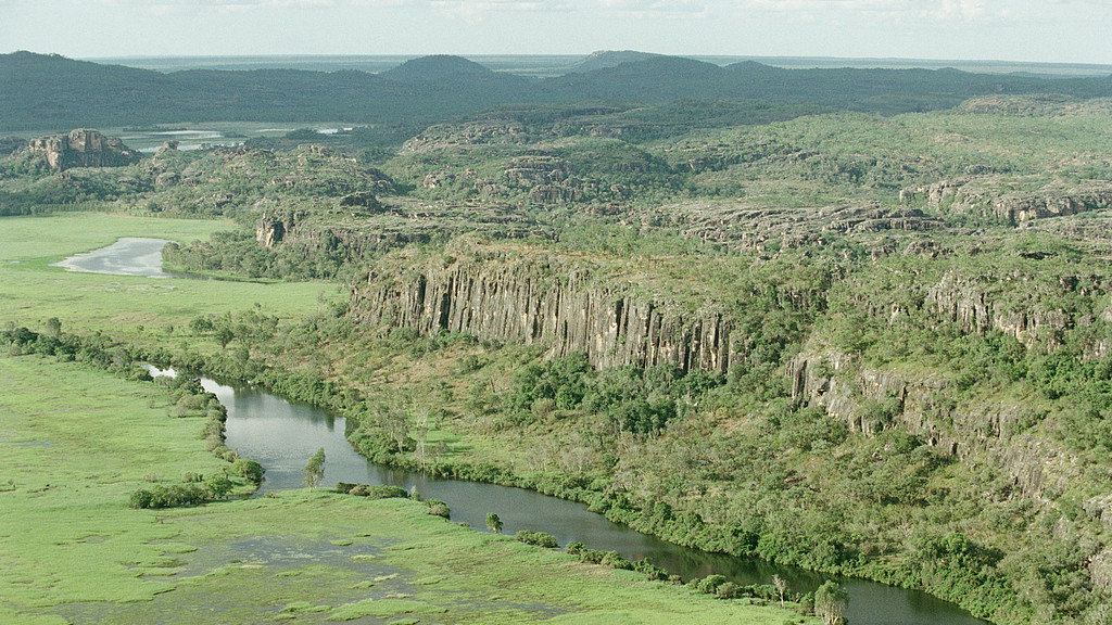 亏麻了，继续保持耐心