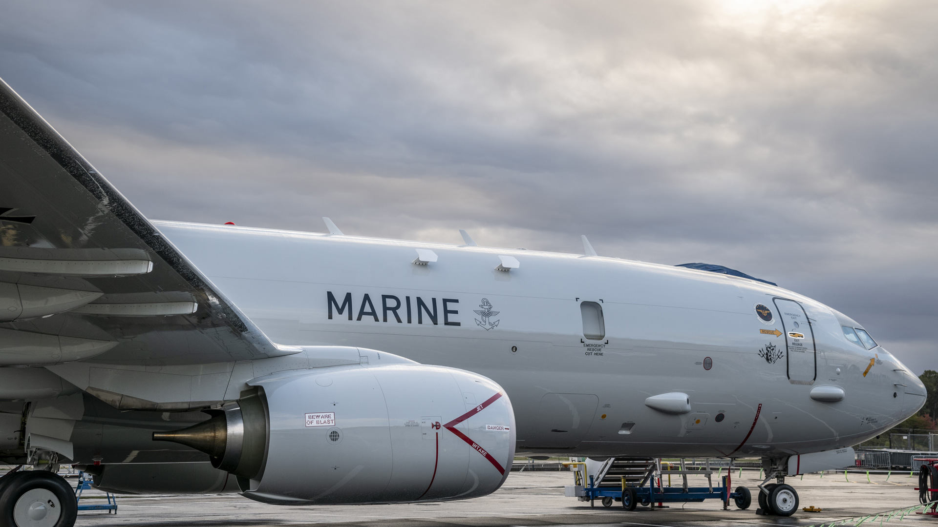 解码P-8“海神”反潜巡逻机：从737客机到现代反潜霸主的进化之路