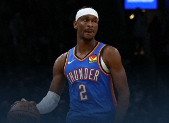 你家鸭梨这是咋了今天雷霆VS公牛的比赛扔了半场三分了，跟自己较劲呢？文班不可能m