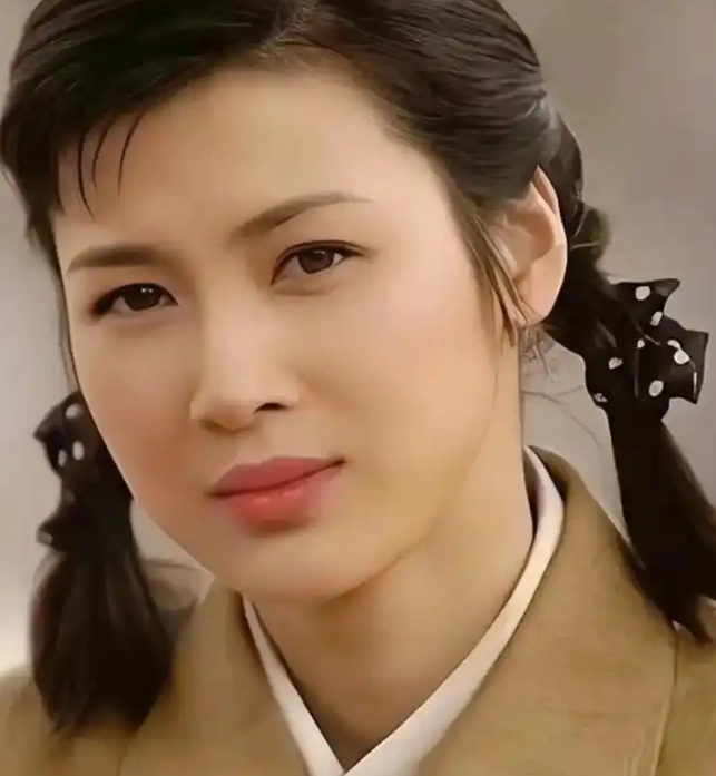 童蕾是中国内地实力派女演员
1975年出生于浙江宁波，毕业于上海戏剧学院。200