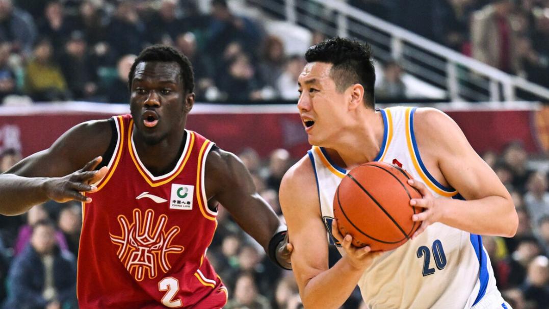 看了翟晓川双腿缠满绷带的照片，才知道，山西队为什么成不了豪门