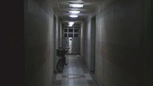 香港德福花园“五尸命案”凶宅今日开拍，起拍价230万港元仅为市价一半