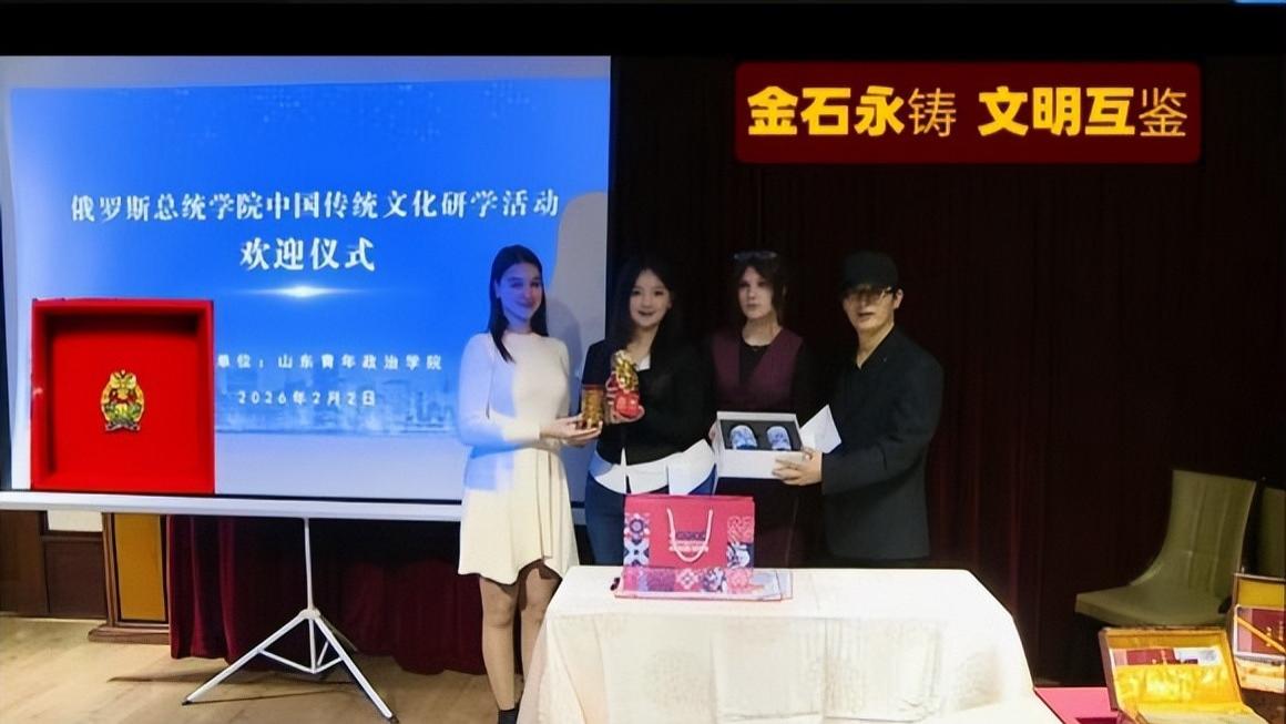 金石铭恩，匠心报乡：朱氏篆刻父女为家乡高校创院印获永久收藏