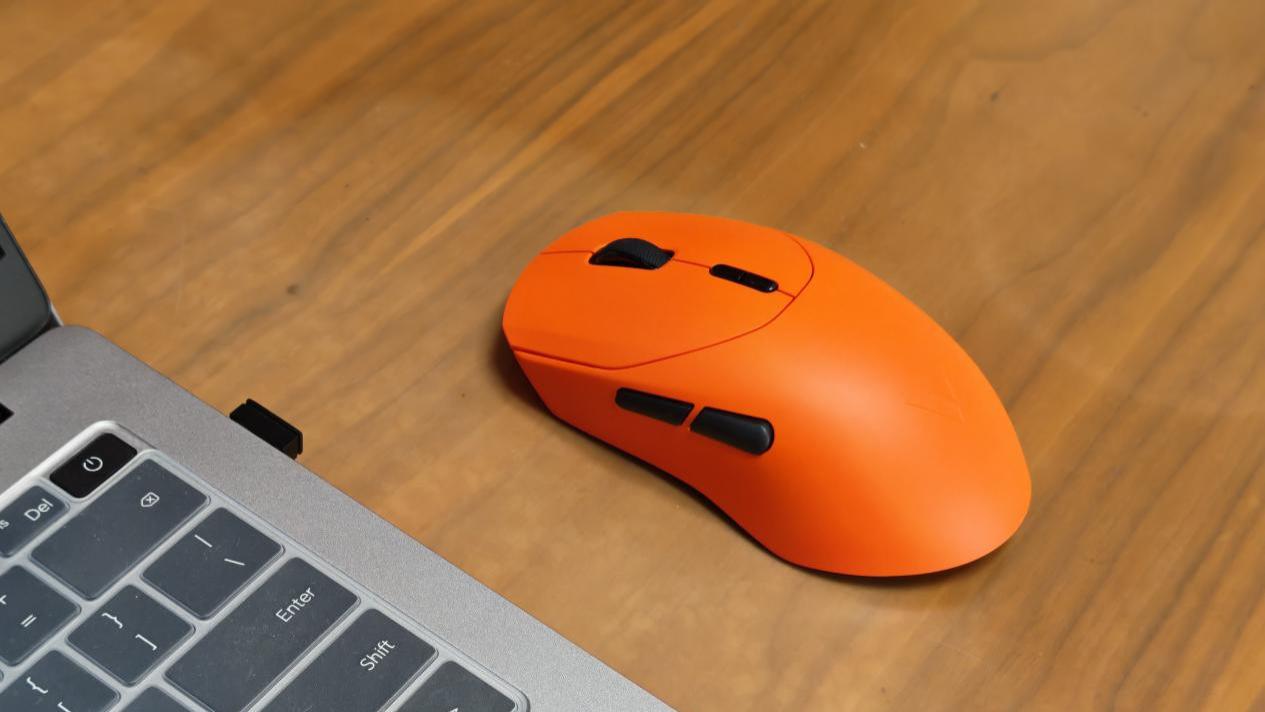 雷柏VT9焰影橙电竞鼠标评测：颜值与性能的完美结合