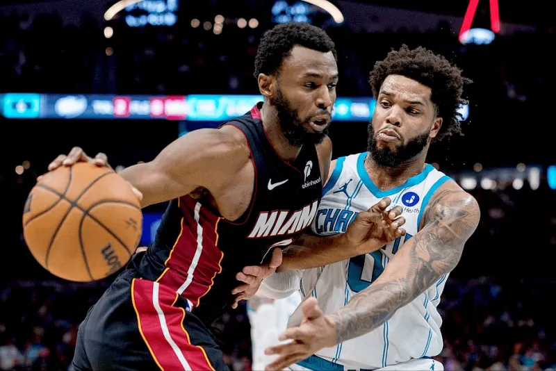 兄弟们，在对阵黄蜂的附加赛里，维金斯打出了近期最火热的发挥。出战42分钟，18投