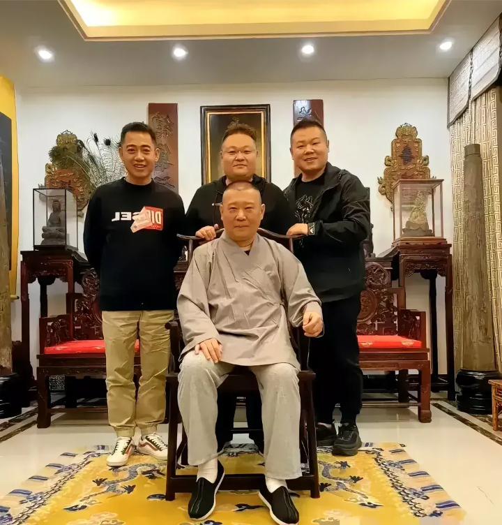 郭德纲这时候是何等的风光。