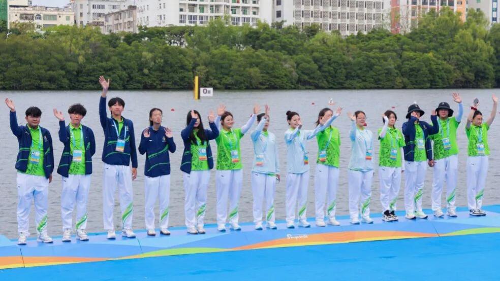 三亚理工“小鹿鹿”闪闪发光 用青春守护赛场的每一个角落