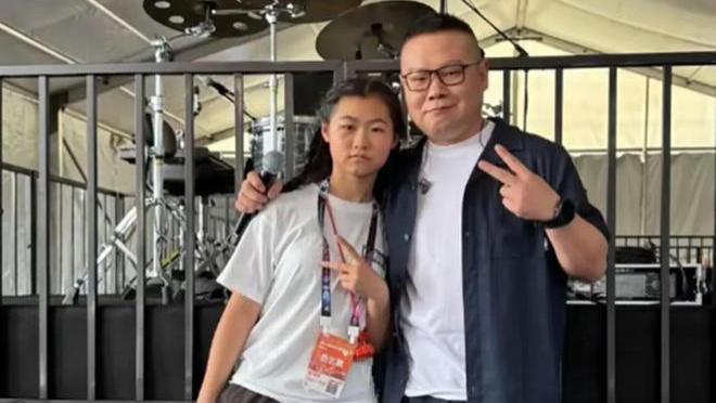 岳云鹏三亚被偶遇