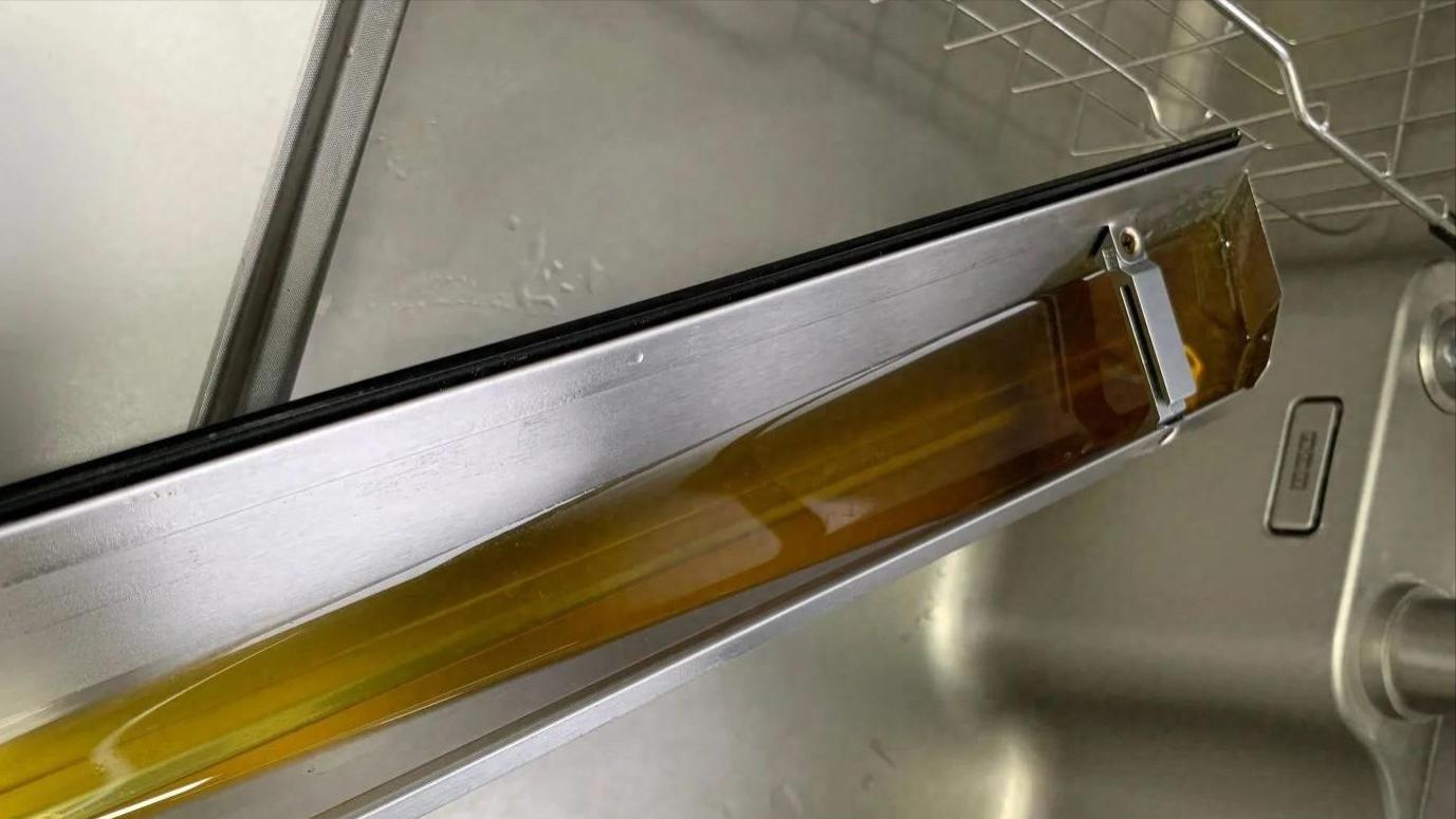 油烟机里的“废油”，一滴都不要倒掉，没想到作用这么厉害！