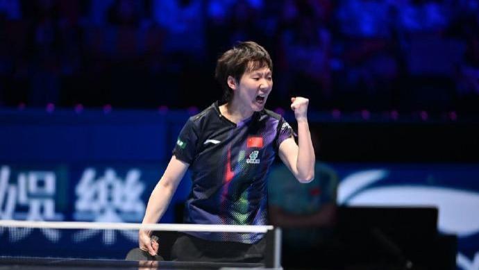 刘国正：钢铁般的意志和永不放弃的精神 是我们为什么喜欢王曼昱的原因