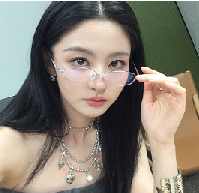 戴眼镜的赵晴，感觉还是很不一样的，超nice的！