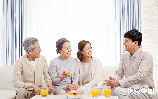 独生女儿拔我氧气管那天，59岁的我决定生二胎