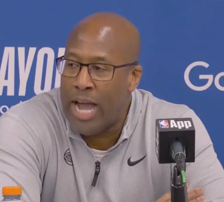 NBA季后赛首轮G6，尼克斯以140-89狂胜老鹰。
赛后迈克-布朗在赛后新闻发
