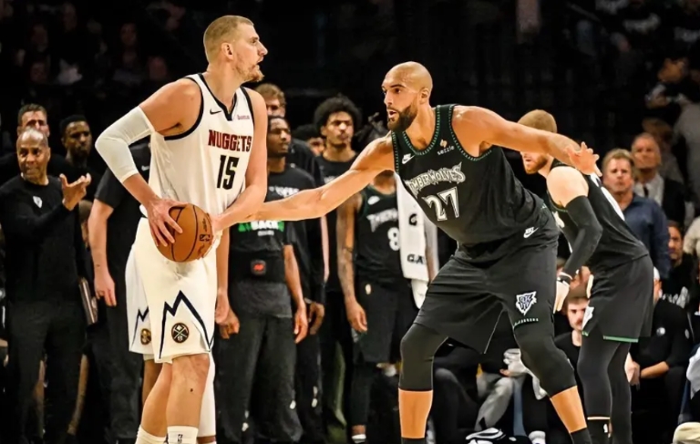 输球有很多种方式，无奈掘金选了最难看的。

“约基奇断崖式下滑！”，“穆约挡拆不