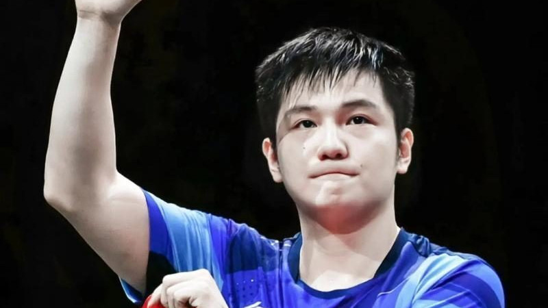 尹航：樊振东从小就比同年龄小孩更壮实更有力量 所以大队员叫他小胖