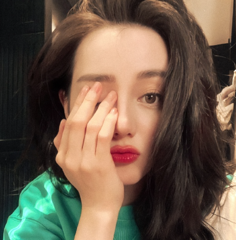 愿你快乐又顺心，日子精彩又闪光