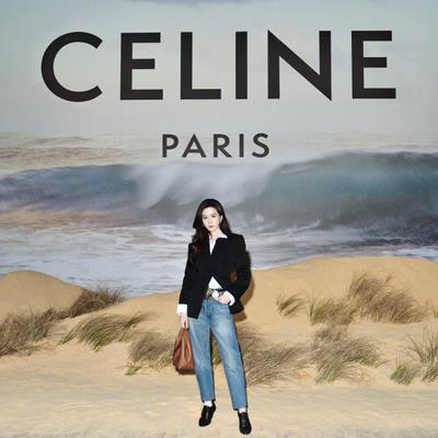 刘诗诗现身CELINE夏日限时漫游微博，一袭白裙慵懒随性，一身黑装优雅飒爽，姐姐