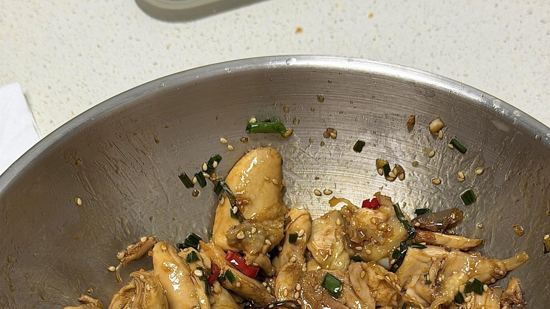 葱油手撕鸡，减脂期也能吃得香