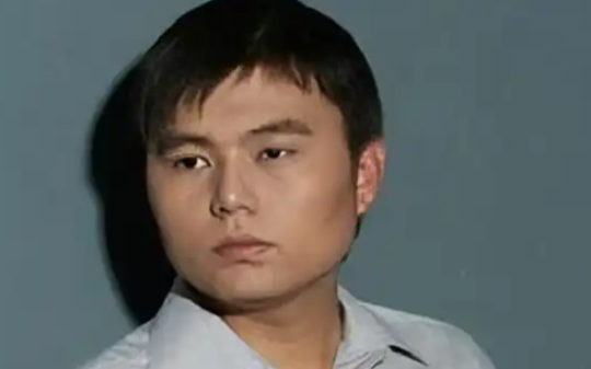 写《明朝那些事儿》的“当年明月”，到底有多“牛”？3年挣了4100万稿费，提拔至副厅级干部…