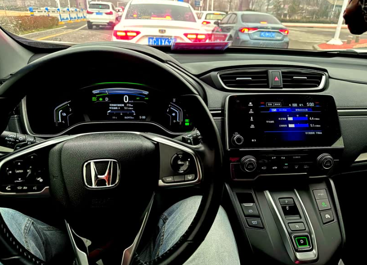 皓影混动油耗记录
温度一上来，油耗立马就下来了，下班回家开了27公里，油耗4.4