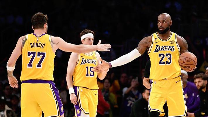 湖人近9战8胜步入正轨，詹姆斯牺牲出手，东契奇彻底蜕变