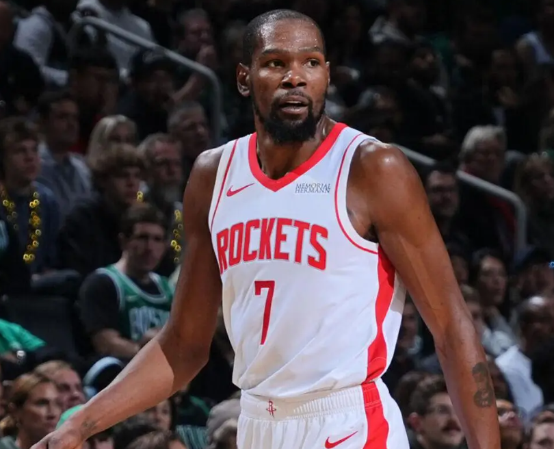 杜兰特一个人替代不了狄龙+格林两个人的作用，这也就是火箭本赛季不如上赛季的主要原