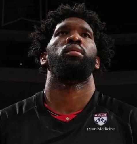 NBA常规赛，76人128-113战胜快船。
本场比赛，76人队球员乔尔-恩比德