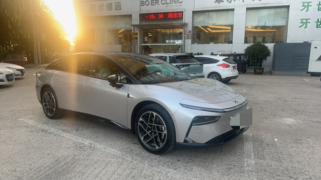 开了25天本来好好的
上午空调突然就不制热了，只出冷风，AC打开后出来的应该是自