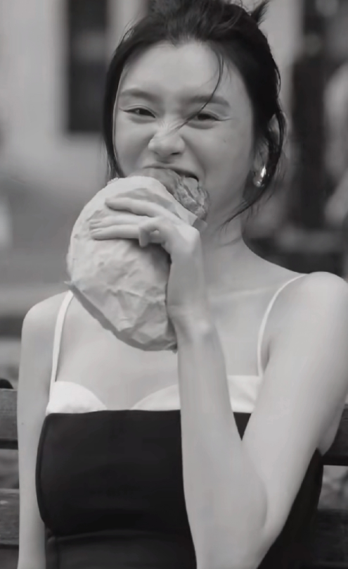 奚梦瑶还是太强了
感觉现在的她，已经彻底找到属于自己的时尚通关密码了
这次拍春日