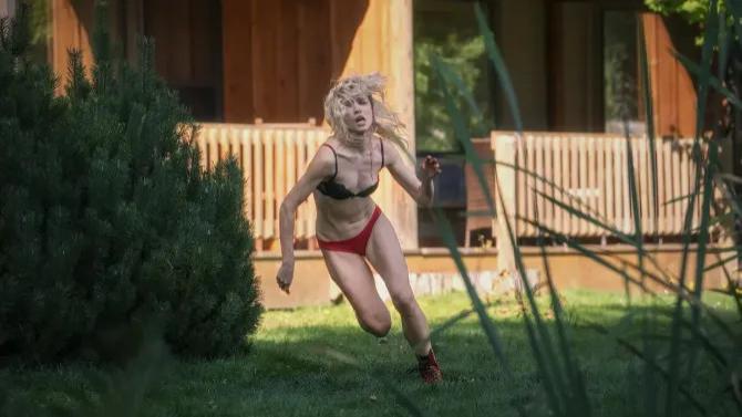 讽刺女拳，还得靠变态爽片