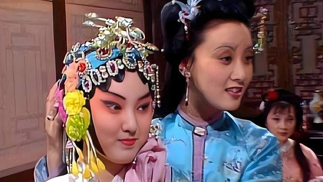 王熙凤说戏子像一个人，大家知道都不说，为何史湘云却说了出来？