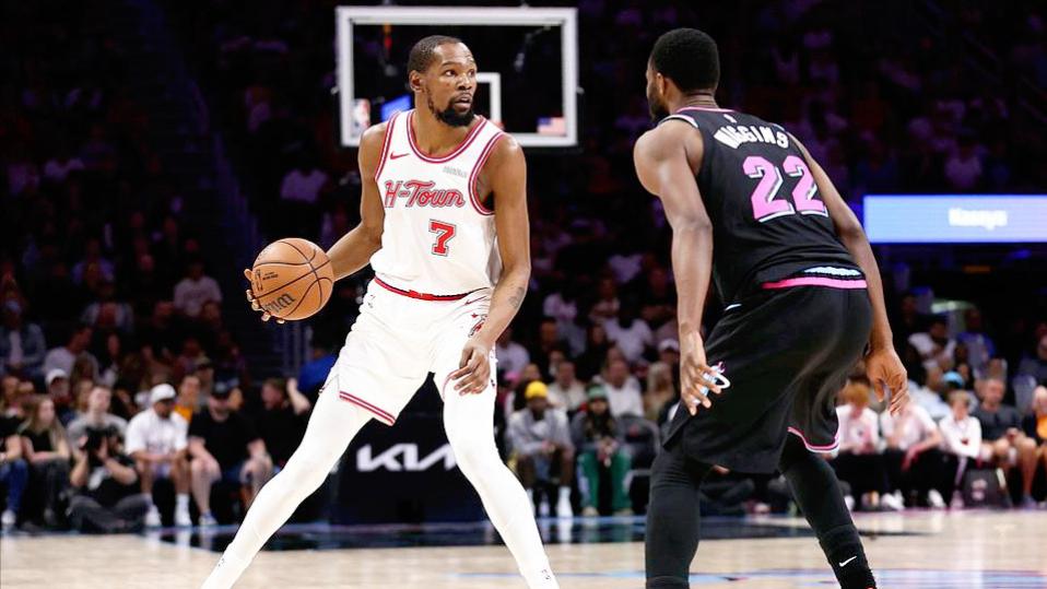 乌度卡啃老成瘾，杜兰特空砍32+6+8，申京4犯规3失误，火箭惜败热火