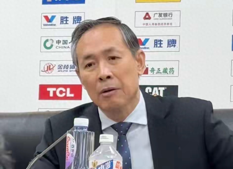 CBA夺冠热门北京男篮遭遇惨败,许利民直指球队‘毒瘤’需立即切除