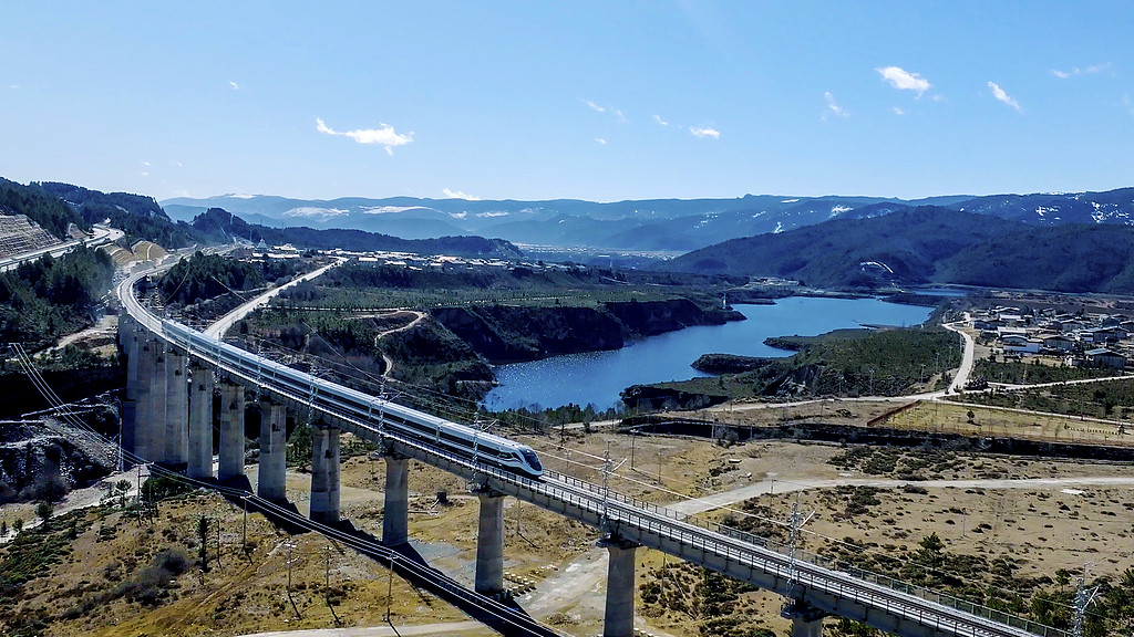 湖北通往张家界高铁将启动前期研究！线路长460公里、时速350公里