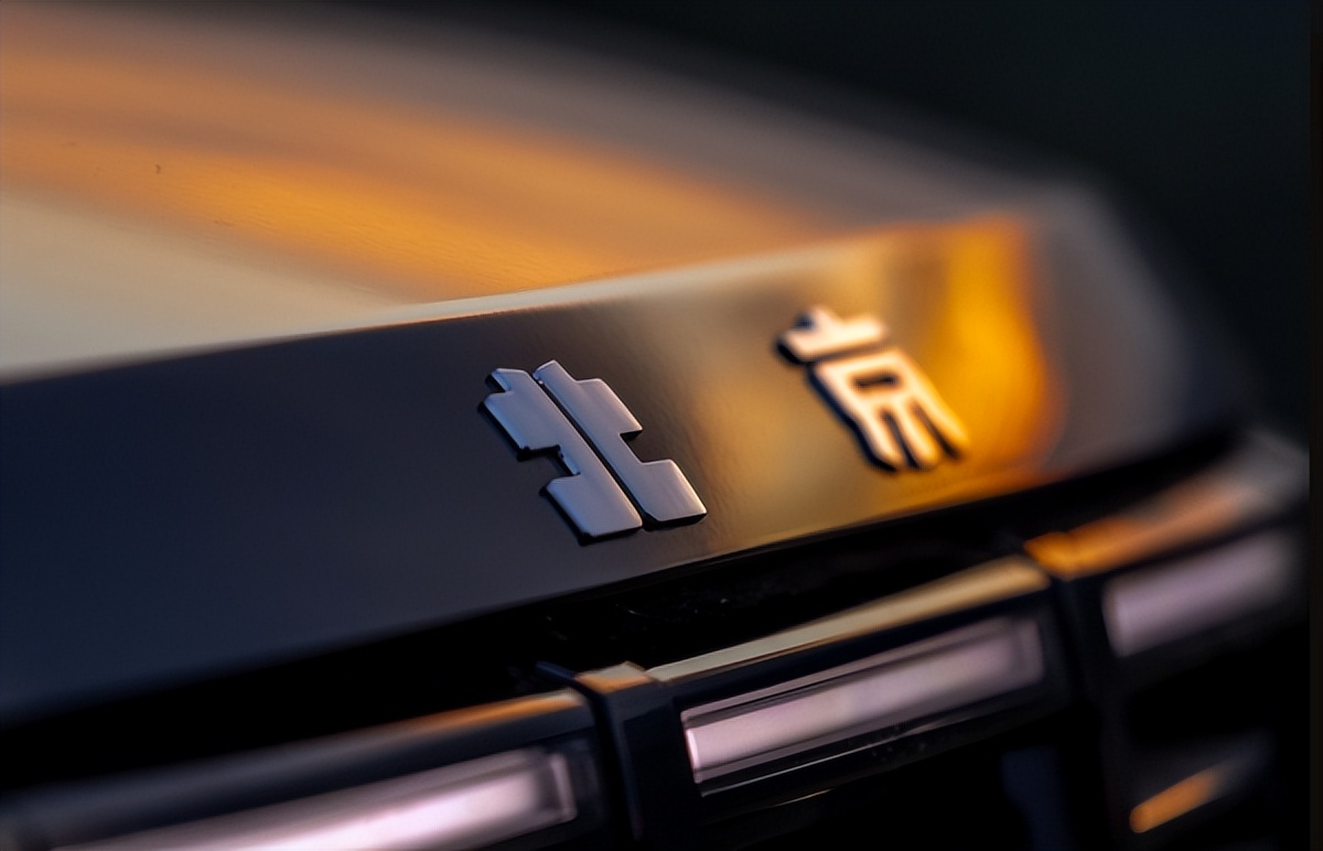 当别人在车库“冬眠”，BJ40燃油车主正在雪地里撒欢