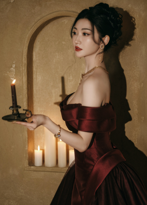 瞬间定义璀璨，静立于此自成焦点