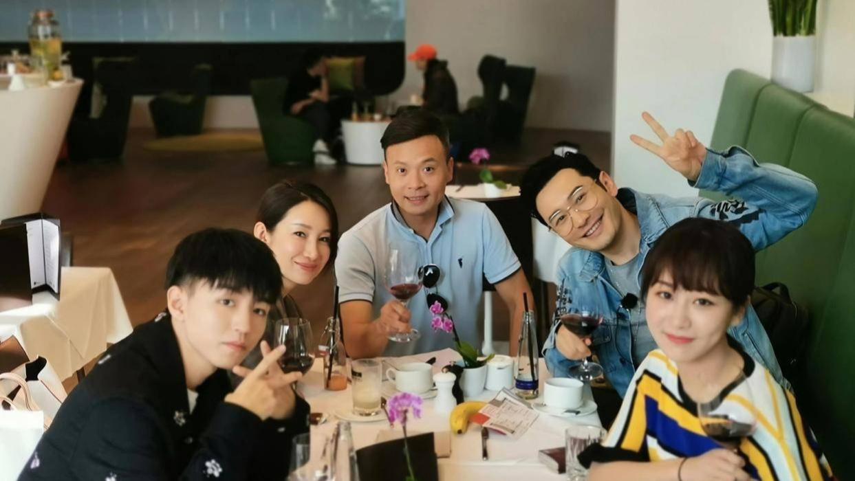 杨紫否认录制《中餐厅》第十季，七年期待的“梳头姐弟”清迈重逢落空