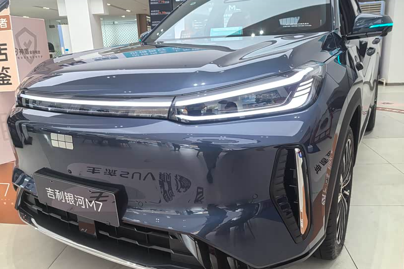 银河M7真实体验这价我觉得偏高了要不顶配12.98万起
吉利银河M7昨晚预售了，