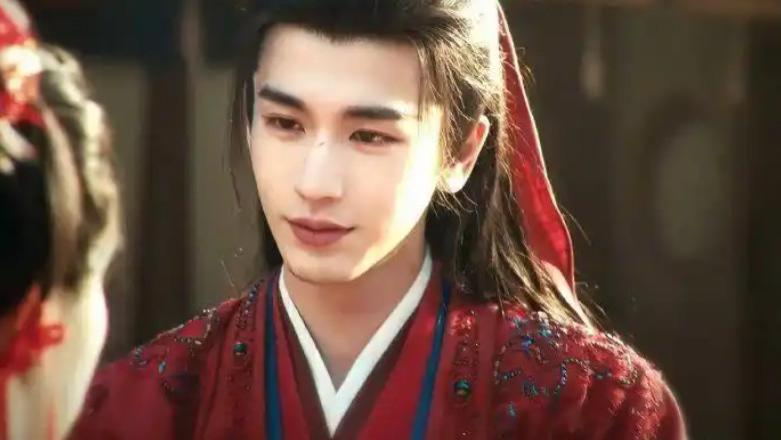 《逐玉》爆火带飞全员！张凌赫田曦薇孔雪儿邓凯，网传资源卷疯了