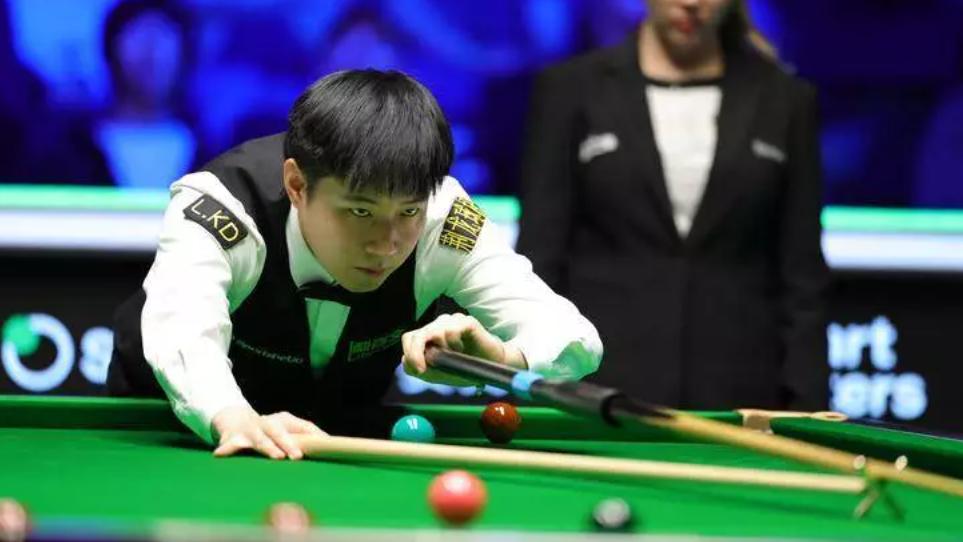 赵心童10-3横扫特鲁姆普！巡回锦标赛新王加冕，中国斯诺克历史性突破!