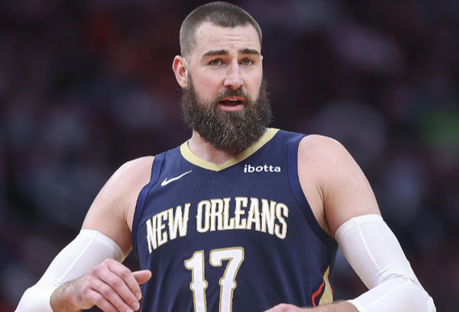 明年休赛期操作，沃特森琼斯劳瑟必须留下，瓦兰纳吉必须放弃，皮克特最好放走，黄忠看