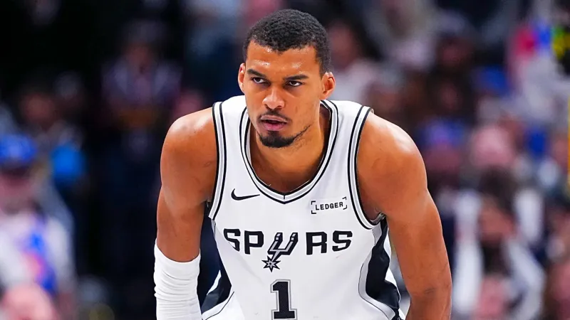 据记者Brett Siegel报道，马刺核心维克托-文班亚马在今日对阵开拓者的比