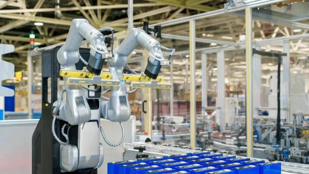 刚刚，上汽集团首个人形机器人员工正式上岗