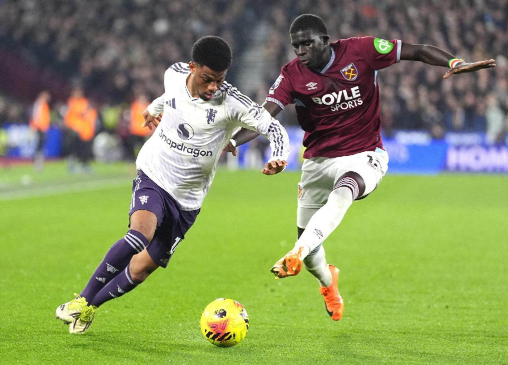 英超在本周中加赛一轮，在北京时间2月11日凌晨的第26轮比赛中，曼联客场以1比1