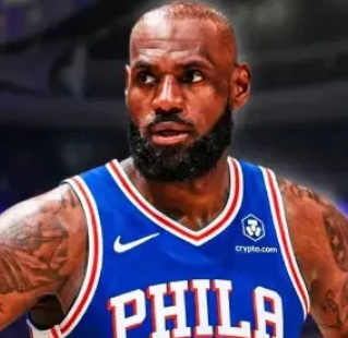 前NBA球员查尔斯-巴克利在一档播客节目中谈到了勒布朗-詹姆斯。
巴克利称詹姆斯