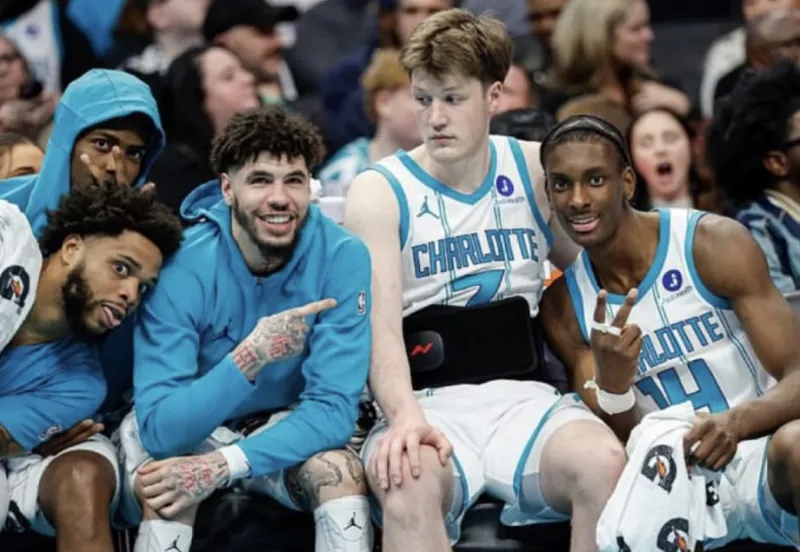 回家抽签算了 实在打不动啊…这几场大家也看到了

这赛季黄蜂能走到附加赛也挺牛逼