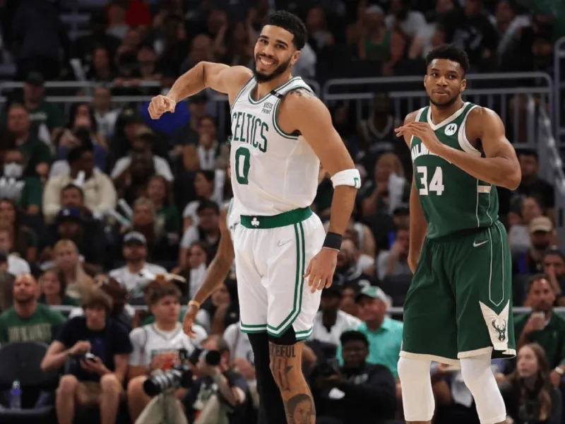 据TA记者Sam Amick报道，波士顿凯尔特人队向来对扬尼斯-阿德托昆博有意向