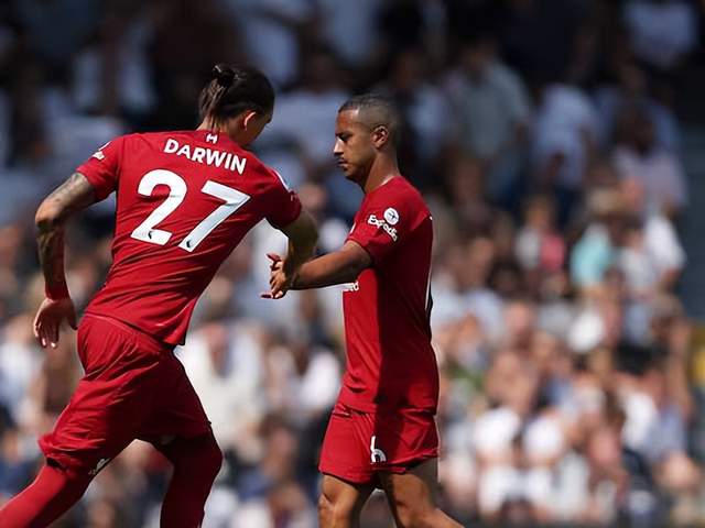 利物浦三连胜曼城四进决赛，阿森纳付出惨重代价重返榜首，直接暴露阿尔特塔短板！